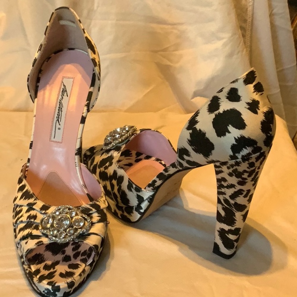 B&W rockabilly peep toe heels.